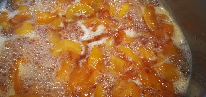 Organik şeftali reçeli