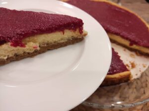 Kızılcıklı Beyaz Çikolatalı CheeseCake