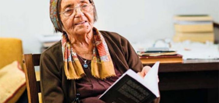 Gülten Akın Kimdir?