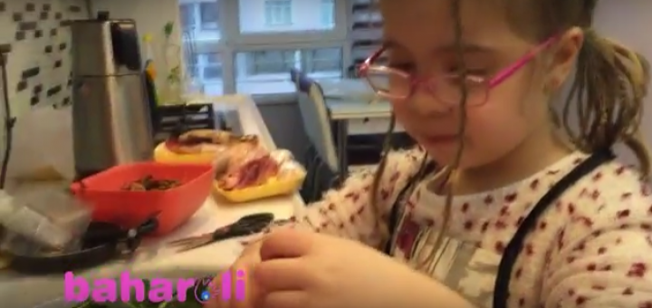 Kırmızı biberli ıspanak yemeği