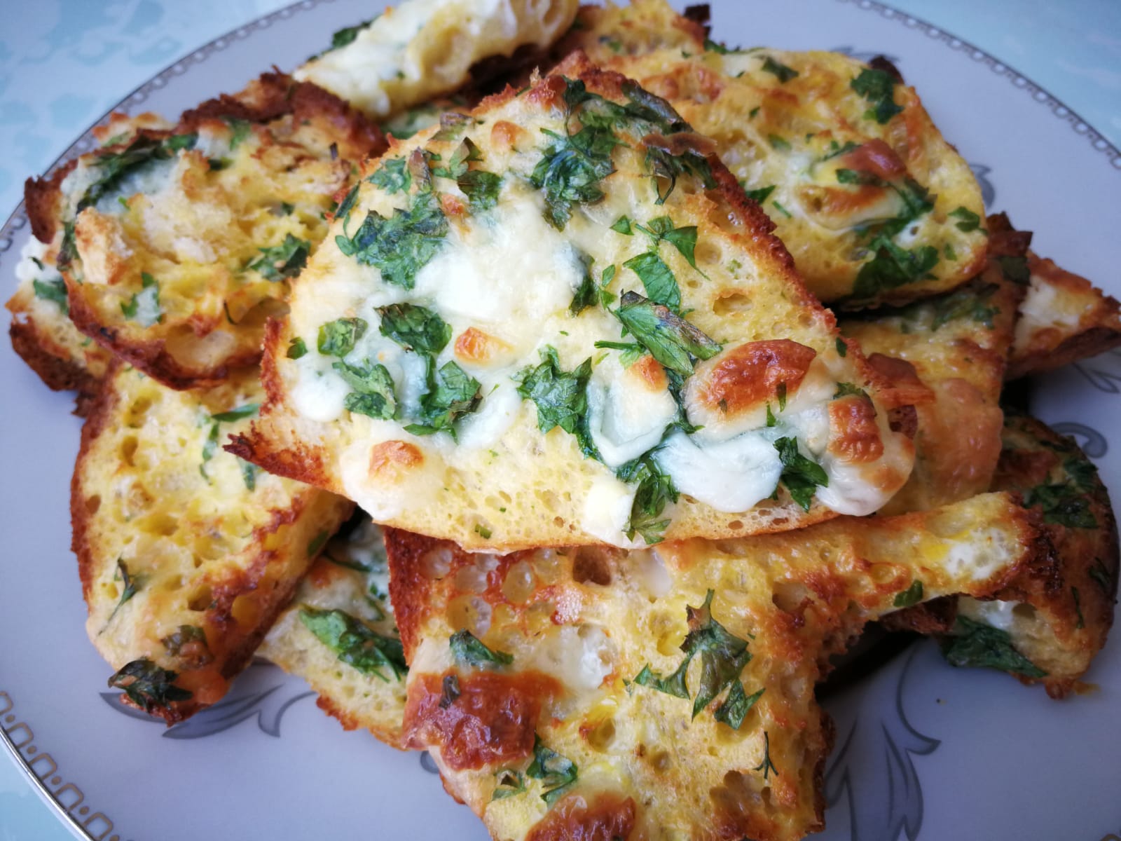 Bayat Ekmek Pizaası