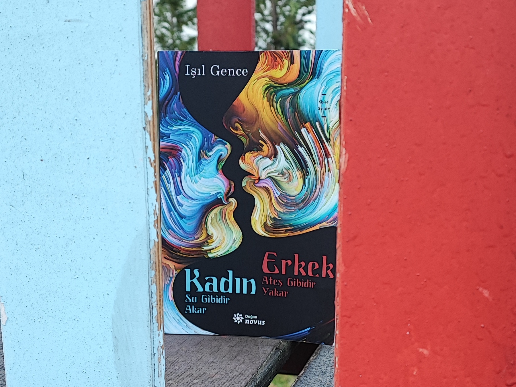 Kadın su gibidir akar', Erkek ateş gibidir yakar - Işıl Gence